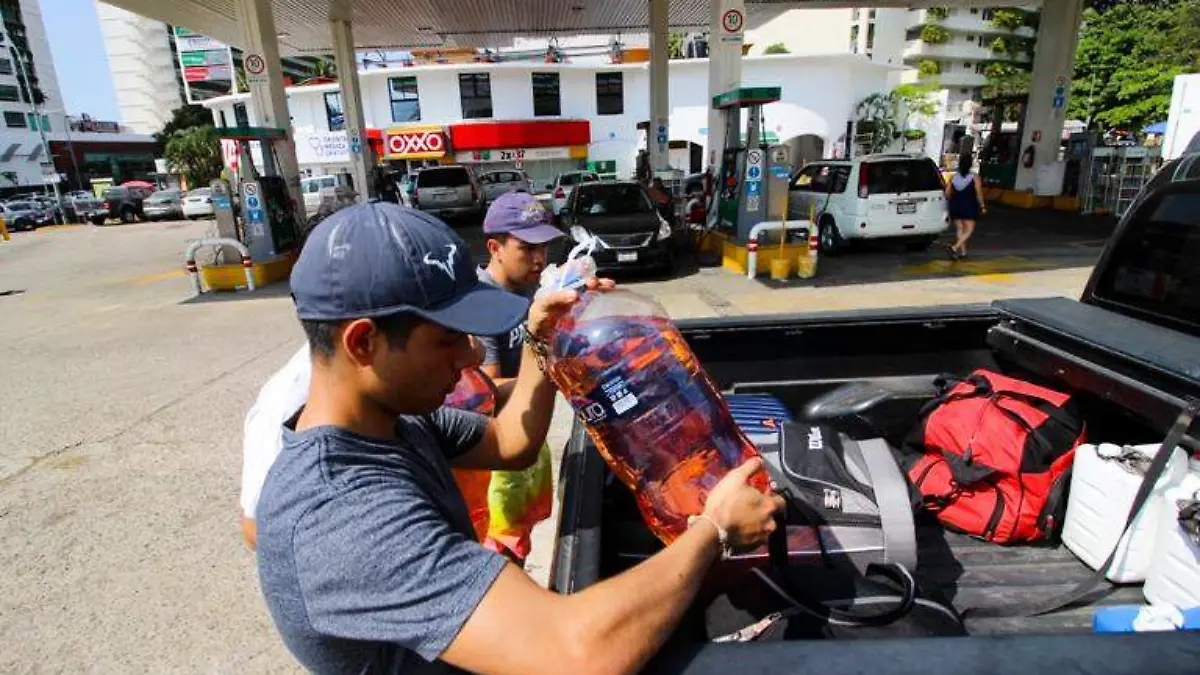 turistas gasolina